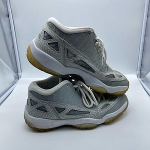 Air Jordan 11 Retro Low - Silver - Size 8.5